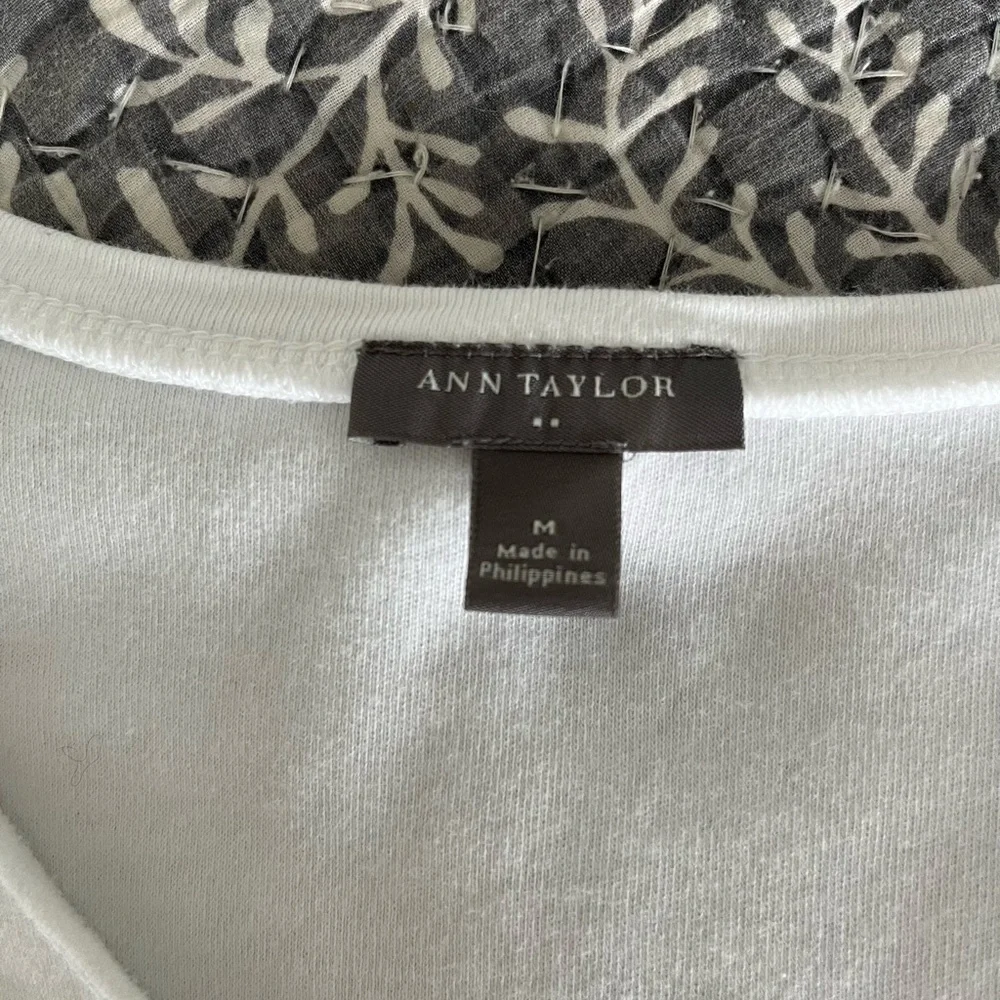 Ann Taylor V-neck Shirt - Picture 3 of 3